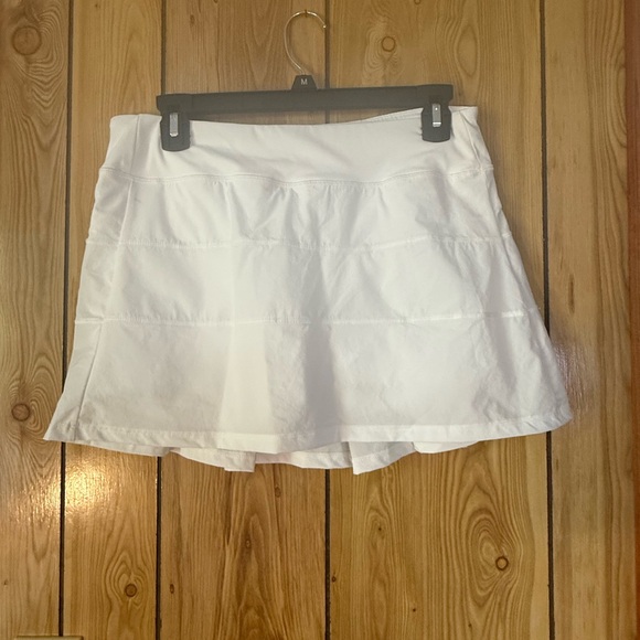 Lululemon White Pleated Tennis Skirt – Size 8 - Picture 2 of 2